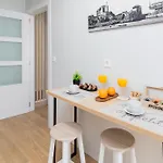 In Con Parking Apartment *