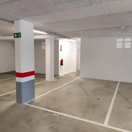 Apartament In Con Parking